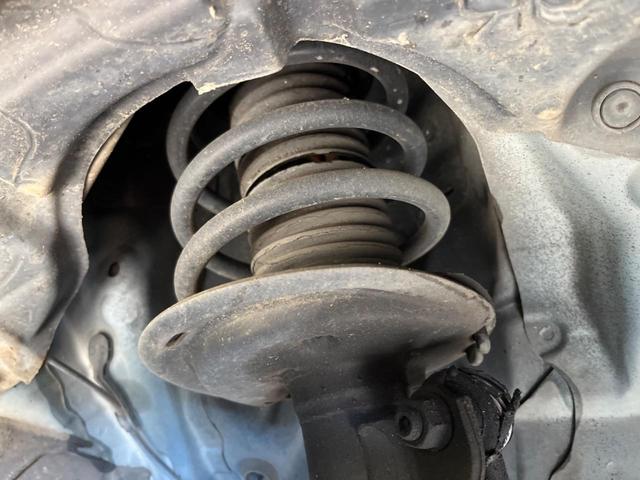 アクア G 純正ナビ バックカメラ ETC スマートキー&プッシュスタート オートエアコン オートライト 禁煙車 電動格納ミラー ドアバイザー 横滑り防止システム 運転席&助手席エアバッグ 衝突安全ボディ(20枚目)