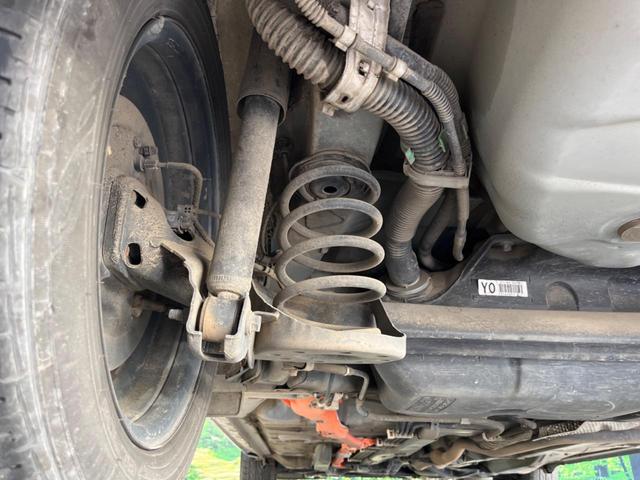 アクア G 純正ナビ バックカメラ ETC スマートキー&プッシュスタート オートエアコン オートライト 禁煙車 電動格納ミラー ドアバイザー 横滑り防止システム 運転席&助手席エアバッグ 衝突安全ボディ(21枚目)