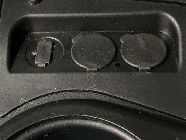 アクア G 純正ナビ バックカメラ ETC スマートキー&プッシュスタート オートエアコン オートライト 禁煙車 電動格納ミラー ドアバイザー 横滑り防止システム 運転席&助手席エアバッグ 衝突安全ボディ(44枚目)