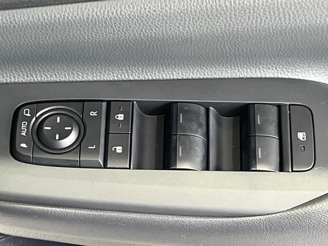 プリウス X 純正ディスプレイオーディオ 衝突軽減装置 レーダークルーズコントロール バックカメラ フルセグTV 100V電源 ETC2.0 電動パーキングブレーキ LEDヘッドライト オートエアコン(31枚目)