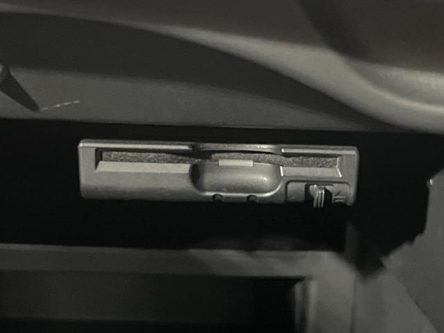 ノート ｅ－パワー　Ｘ　モード・プレミア　純正ナビ　全周囲カメラ　レーダクルーズコントロール　ＥＴＣ　スマートキー＆プッシュスタート　オートエアコン　オートマチックハイビーム　オートライト　ＬＥＤヘッドライト　禁煙車　衝突被害軽減装置（6枚目）