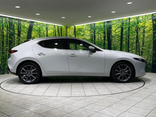MAZDA3ファストバック 15Sツーリング 純正10.25ナビ 全周囲カメラ 衝突被害軽減システム レーダークルーズ 禁煙車 コーナーセンサー ドラレコ ETC スマートキー LEDヘッドライト オートハイビーム 車線逸脱警報 純正18AW(21枚目)