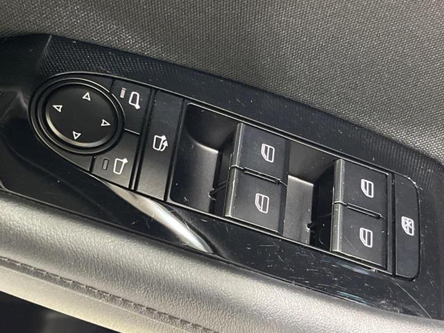 MAZDA3ファストバック 15Sツーリング 純正10.25ナビ 全周囲カメラ 衝突被害軽減システム レーダークルーズ 禁煙車 コーナーセンサー ドラレコ ETC スマートキー LEDヘッドライト オートハイビーム 車線逸脱警報 純正18AW(37枚目)