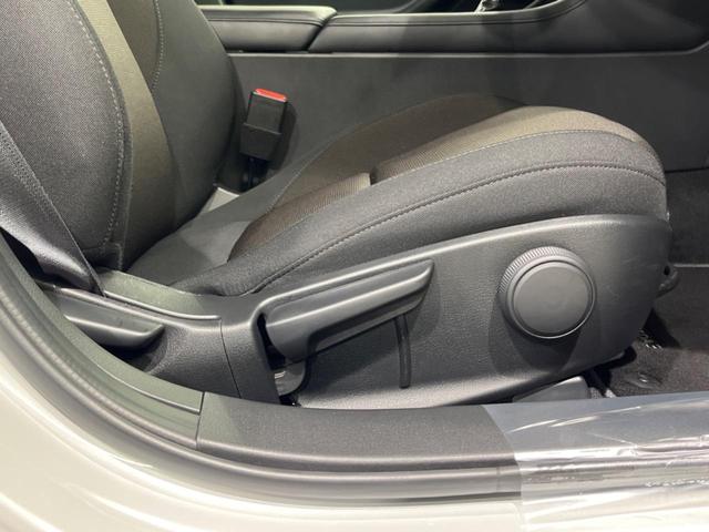 MAZDA3ファストバック 15Sツーリング 純正10.25ナビ 全周囲カメラ 衝突被害軽減システム レーダークルーズ 禁煙車 コーナーセンサー ドラレコ ETC スマートキー LEDヘッドライト オートハイビーム 車線逸脱警報 純正18AW(38枚目)