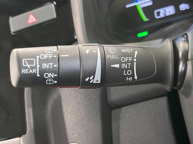 フィットハイブリッド F SDナビ 衝突軽減装置 アダプティブクルーズコントロール 禁煙車 誤発進抑制機能 ETC オートエアコン プッシュスタート&スマートキー 純正15インチスチールホイール 電動格納ドアミラー(48枚目)