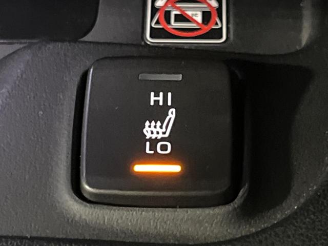 カローラツーリング ハイブリッド　ダブルバイビー　モデリスタフルエアロ　純正１０．５型ナビ　衝突軽減装置　レーダークルーズ　禁煙車　バックカメラ　ＥＴＣ　シートヒーター　スマートキー　ＬＥＤヘッド　オートハイビーム　ＢＳＭ　ステアリングヒーター（6枚目）