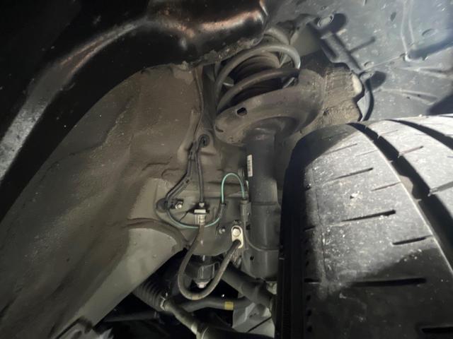 カローラツーリング ハイブリッド　ダブルバイビー　モデリスタフルエアロ　純正１０．５型ナビ　衝突軽減装置　レーダークルーズ　禁煙車　バックカメラ　ＥＴＣ　シートヒーター　スマートキー　ＬＥＤヘッド　オートハイビーム　ＢＳＭ　ステアリングヒーター（20枚目）