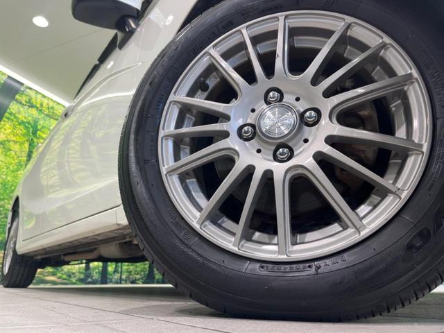 フィット １３Ｇ・Ｌパッケージ　純正８型ナビ　バックカメラ　禁煙車　スマートキー　ＬＥＤヘッド　ＥＴＣ　オートライト　オートエアコン　Ｂｌｕｅｔｏｏｔｈ再生　ＣＤ／ＤＶＤ再生　フルセグ　アイドリングストップ　横滑り防止（12枚目）