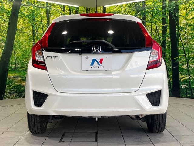 フィット １３Ｇ・Ｌパッケージ　純正８型ナビ　バックカメラ　禁煙車　スマートキー　ＬＥＤヘッド　ＥＴＣ　オートライト　オートエアコン　Ｂｌｕｅｔｏｏｔｈ再生　ＣＤ／ＤＶＤ再生　フルセグ　アイドリングストップ　横滑り防止（14枚目）