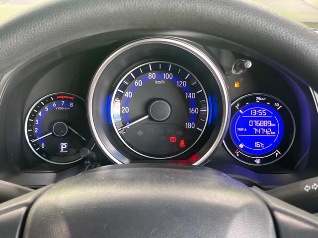 フィット １３Ｇ・Ｌパッケージ　純正８型ナビ　バックカメラ　禁煙車　スマートキー　ＬＥＤヘッド　ＥＴＣ　オートライト　オートエアコン　Ｂｌｕｅｔｏｏｔｈ再生　ＣＤ／ＤＶＤ再生　フルセグ　アイドリングストップ　横滑り防止（20枚目）