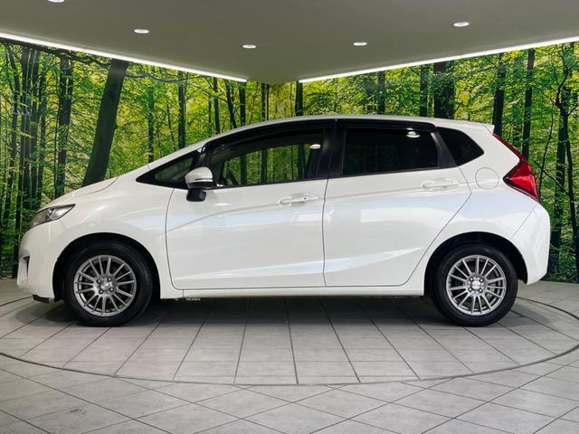 フィット １３Ｇ・Ｌパッケージ　純正８型ナビ　バックカメラ　禁煙車　スマートキー　ＬＥＤヘッド　ＥＴＣ　オートライト　オートエアコン　Ｂｌｕｅｔｏｏｔｈ再生　ＣＤ／ＤＶＤ再生　フルセグ　アイドリングストップ　横滑り防止（41枚目）