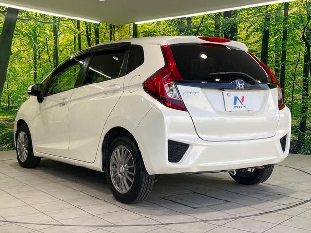 フィット １３Ｇ・Ｌパッケージ　純正８型ナビ　バックカメラ　禁煙車　スマートキー　ＬＥＤヘッド　ＥＴＣ　オートライト　オートエアコン　Ｂｌｕｅｔｏｏｔｈ再生　ＣＤ／ＤＶＤ再生　フルセグ　アイドリングストップ　横滑り防止（42枚目）