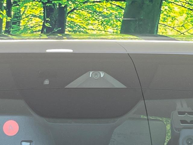 MAZDA3ファストバック 20Sプロアクティブ ツーリングセレクション 純正8.8型ナビ 衝突軽減装置 レーダークルーズ 全周囲カメラ 禁煙車 シートヒーター CD/DVD再生 パドルシフト LEDヘッドライト 純正18インチAW ETC プッシュスタート&スマートキー(4枚目)