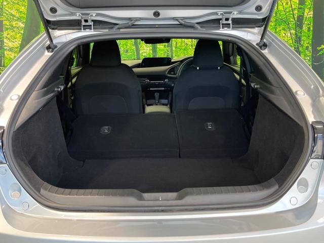 MAZDA3ファストバック 20Sプロアクティブ ツーリングセレクション 純正8.8型ナビ 衝突軽減装置 レーダークルーズ 全周囲カメラ 禁煙車 シートヒーター CD/DVD再生 パドルシフト LEDヘッドライト 純正18インチAW ETC プッシュスタート&スマートキー(10枚目)