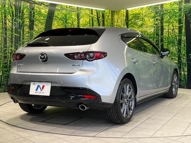 MAZDA3ファストバック 20Sプロアクティブ ツーリングセレクション 純正8.8型ナビ 衝突軽減装置 レーダークルーズ 全周囲カメラ 禁煙車 シートヒーター CD/DVD再生 パドルシフト LEDヘッドライト 純正18インチAW ETC プッシュスタート&スマートキー(17枚目)