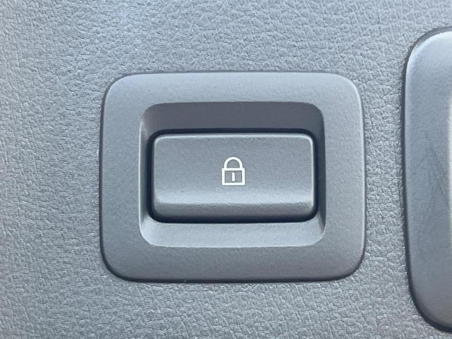 MAZDA3ファストバック 20Sプロアクティブ ツーリングセレクション 純正8.8型ナビ 衝突軽減装置 レーダークルーズ 全周囲カメラ 禁煙車 シートヒーター CD/DVD再生 パドルシフト LEDヘッドライト 純正18インチAW ETC プッシュスタート&スマートキー(39枚目)