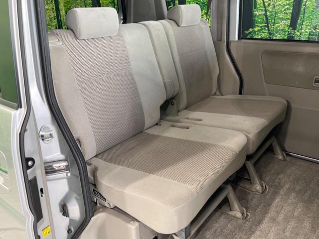 後部座席も気になるようなキズ・汚れやへたり等、大きなダメージはなく、良好な状態です。