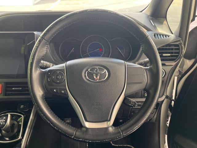 ヴォクシー ハイブリッドZS 煌 10型ナビ 衝突軽減装置 両側電動スライドドア 後席モニター バックカメラ 禁煙車 黒革調シートカバー クルーズコントロール リアオートエアコン 車線逸脱警報 オートハイビーム LEDヘッド&フォグ(12枚目)