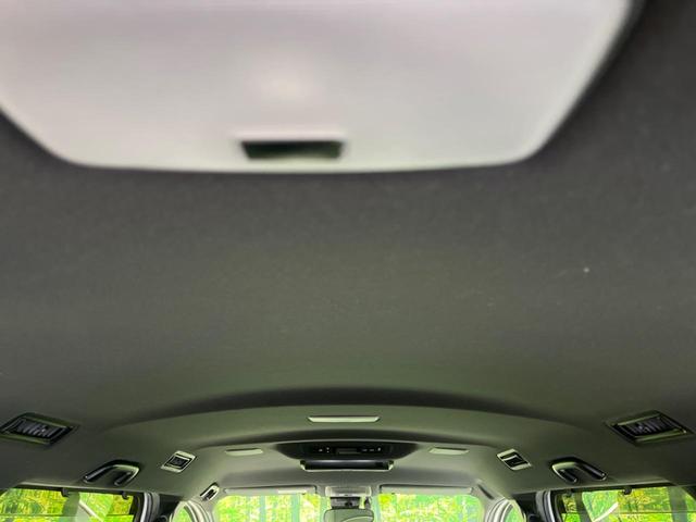 ヴォクシー ハイブリッドZS 煌 10型ナビ 衝突軽減装置 両側電動スライドドア 後席モニター バックカメラ 禁煙車 黒革調シートカバー クルーズコントロール リアオートエアコン 車線逸脱警報 オートハイビーム LEDヘッド&フォグ(42枚目)