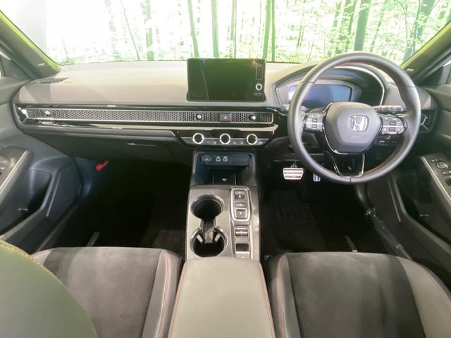 シビック ｅ：ＨＥＶ　メーカー９型ナビ　ＢＯＳＥサウンドシステム　衝突被害軽減システム　アダプティブクルーズ　禁煙車　ドラレコ　ＥＴＣ　Ｂｌｕｅｔｏｏｔｈ　バックカメラ　コーナーセンサー　ＬＥＤヘッド　純正１８インチＡＷ（2枚目）