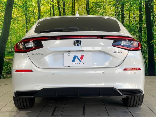 シビック ｅ：ＨＥＶ　メーカー９型ナビ　ＢＯＳＥサウンドシステム　衝突被害軽減システム　アダプティブクルーズ　禁煙車　ドラレコ　ＥＴＣ　Ｂｌｕｅｔｏｏｔｈ　バックカメラ　コーナーセンサー　ＬＥＤヘッド　純正１８インチＡＷ（15枚目）