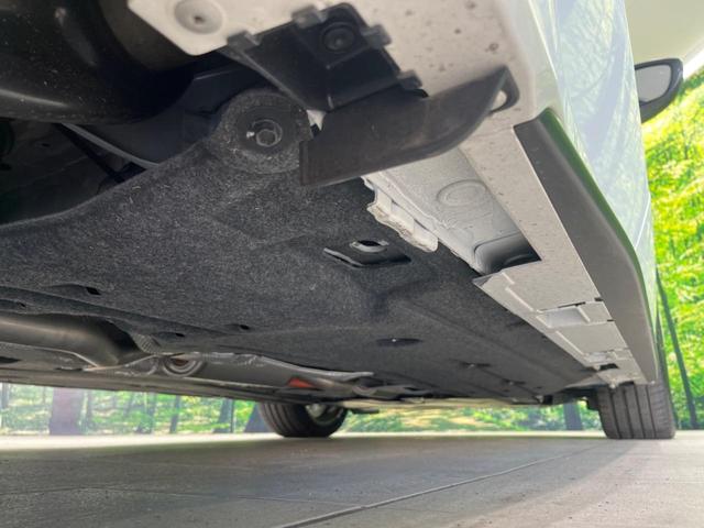 シビック ｅ：ＨＥＶ　メーカー９型ナビ　ＢＯＳＥサウンドシステム　衝突被害軽減システム　アダプティブクルーズ　禁煙車　ドラレコ　ＥＴＣ　Ｂｌｕｅｔｏｏｔｈ　バックカメラ　コーナーセンサー　ＬＥＤヘッド　純正１８インチＡＷ（29枚目）