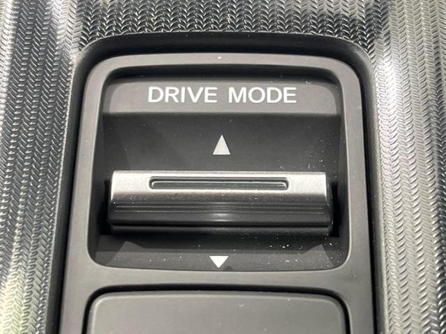 シビック ｅ：ＨＥＶ　メーカー９型ナビ　ＢＯＳＥサウンドシステム　衝突被害軽減システム　アダプティブクルーズ　禁煙車　ドラレコ　ＥＴＣ　Ｂｌｕｅｔｏｏｔｈ　バックカメラ　コーナーセンサー　ＬＥＤヘッド　純正１８インチＡＷ（42枚目）