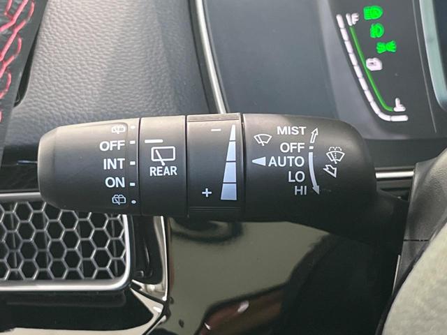 シビック ｅ：ＨＥＶ　メーカー９型ナビ　ＢＯＳＥサウンドシステム　衝突被害軽減システム　アダプティブクルーズ　禁煙車　ドラレコ　ＥＴＣ　Ｂｌｕｅｔｏｏｔｈ　バックカメラ　コーナーセンサー　ＬＥＤヘッド　純正１８インチＡＷ（57枚目）