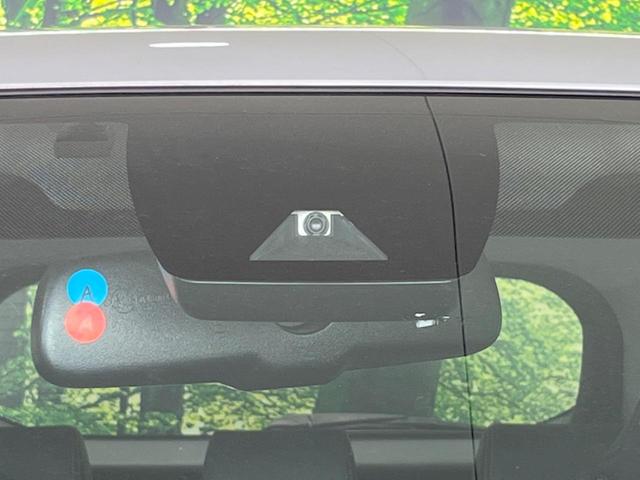 【トヨタセーフティセンス】走行中に前方の車両等を認識し、衝突しそうな時は警報とブレーキで衝突回避と被害軽減をアシスト。より安全にドライブをお楽しみいただけます。