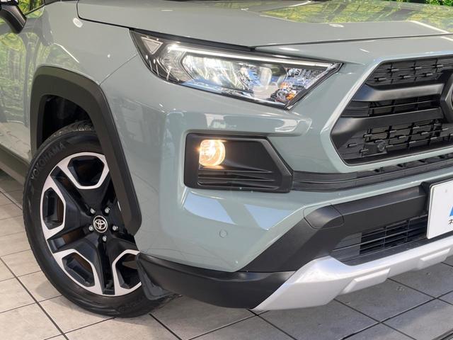 【ＬＥＤヘッドライト】悪天候や夜間走行時も良好な視界を確保し安心して運転できる高輝度ＬＥＤヘッドライトを装備！点灯速度が早く、消費電力も抑えられています。