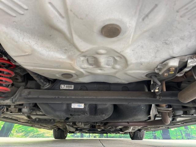 ヴィッツ RS G’s 純正ナビ ドラレコ ETC 純正17インチアルミレッドライン入 大型マフラー LEDイルミネーションビーム HIDヘッド アルミ製ペダル 革巻きステアリング バックカメラ ドアバイザー 電動格納ミラー(19枚目)