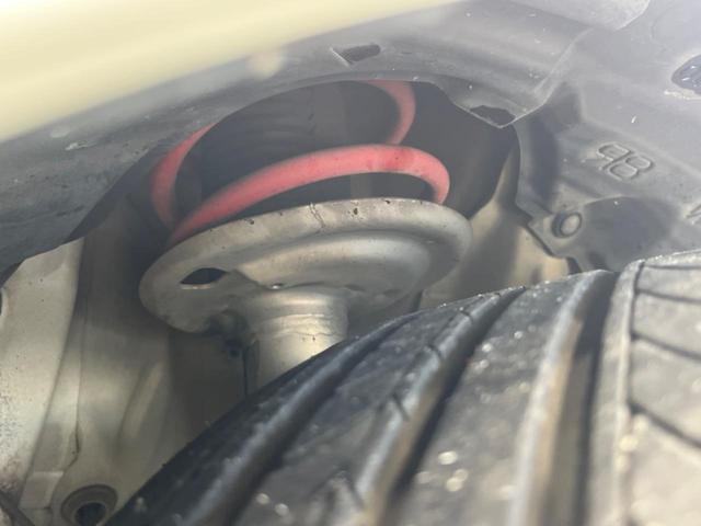 ヴィッツ RS G’s 純正ナビ ドラレコ ETC 純正17インチアルミレッドライン入 大型マフラー LEDイルミネーションビーム HIDヘッド アルミ製ペダル 革巻きステアリング バックカメラ ドアバイザー 電動格納ミラー(20枚目)