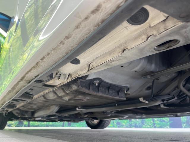 ヴィッツ RS G’s 純正ナビ ドラレコ ETC 純正17インチアルミレッドライン入 大型マフラー LEDイルミネーションビーム HIDヘッド アルミ製ペダル 革巻きステアリング バックカメラ ドアバイザー 電動格納ミラー(21枚目)