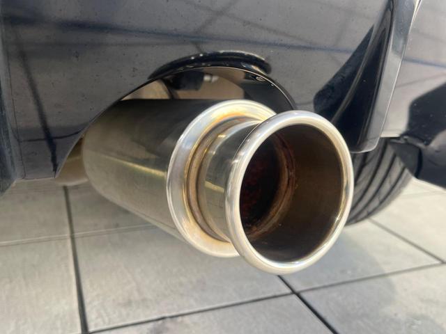 ヴィッツ RS G’s 純正ナビ ドラレコ ETC 純正17インチアルミレッドライン入 大型マフラー LEDイルミネーションビーム HIDヘッド アルミ製ペダル 革巻きステアリング バックカメラ ドアバイザー 電動格納ミラー(50枚目)