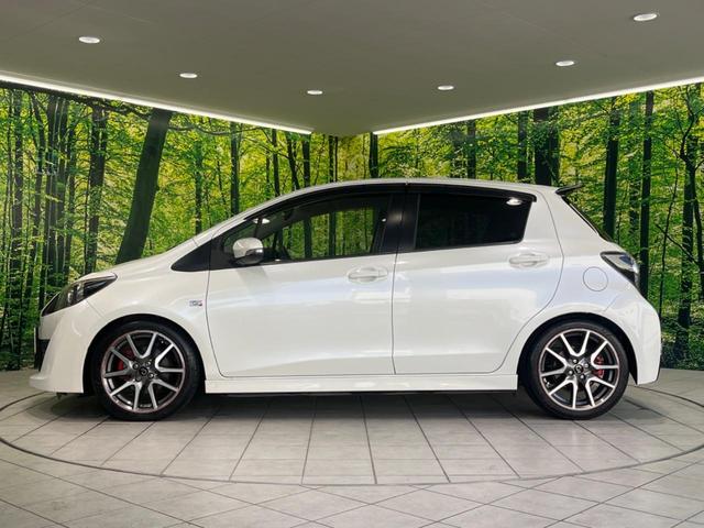 ヴィッツ RS G’s 純正ナビ ドラレコ ETC 純正17インチアルミレッドライン入 大型マフラー LEDイルミネーションビーム HIDヘッド アルミ製ペダル 革巻きステアリング バックカメラ ドアバイザー 電動格納ミラー(52枚目)