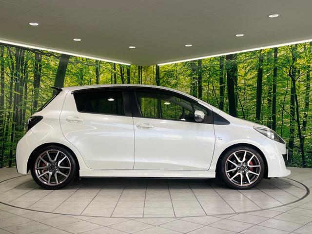 ヴィッツ RS G’s 純正ナビ ドラレコ ETC 純正17インチアルミレッドライン入 大型マフラー LEDイルミネーションビーム HIDヘッド アルミ製ペダル 革巻きステアリング バックカメラ ドアバイザー 電動格納ミラー(54枚目)