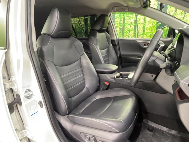 ＲＡＶ４ ハイブリッドＧ　４ＷＤ　純正９型ナビ　衝突被害軽減システム　レーダークルーズ　禁煙車　ＢＳＭ　パワーバックドア　ステアリングシーター　シートヒーター　バックカメラ　ＥＴＣ　Ｂｌｕｅｔｏｏｔｈ　ＬＥＤヘッドライト（8枚目）