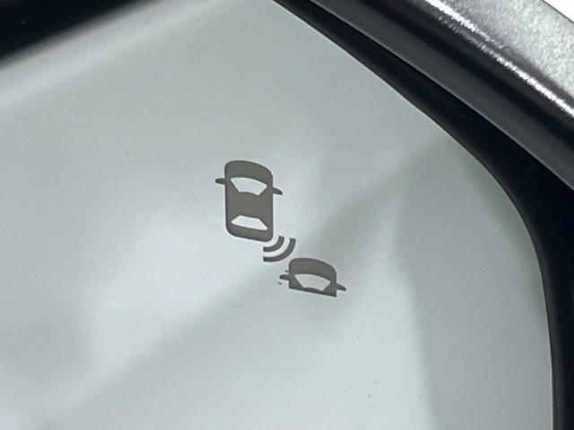 ヴェゼル ｅ：ＨＥＶ　Ｚ　純正９型ナビ　全周囲カメラ　ホンダセンシング　禁煙車　コーナーセンサー　スマートキー　ＬＥＤヘッド　ＥＴＣ　純正１８インチアルミ　パワーバックドア　車線逸脱警報　オートライト　デュアルエアコン（4枚目）