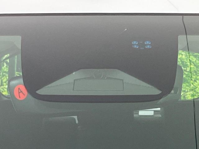 ヴェゼル ｅ：ＨＥＶ　Ｚ　純正９型ナビ　全周囲カメラ　ホンダセンシング　禁煙車　コーナーセンサー　スマートキー　ＬＥＤヘッド　ＥＴＣ　純正１８インチアルミ　パワーバックドア　車線逸脱警報　オートライト　デュアルエアコン（6枚目）