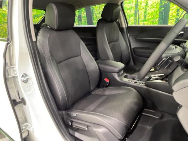 ヴェゼル ｅ：ＨＥＶ　Ｚ　純正９型ナビ　全周囲カメラ　ホンダセンシング　禁煙車　コーナーセンサー　スマートキー　ＬＥＤヘッド　ＥＴＣ　純正１８インチアルミ　パワーバックドア　車線逸脱警報　オートライト　デュアルエアコン（8枚目）
