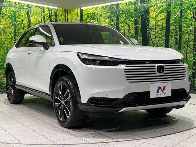 ヴェゼル ｅ：ＨＥＶ　Ｚ　純正９型ナビ　全周囲カメラ　ホンダセンシング　禁煙車　コーナーセンサー　スマートキー　ＬＥＤヘッド　ＥＴＣ　純正１８インチアルミ　パワーバックドア　車線逸脱警報　オートライト　デュアルエアコン（16枚目）
