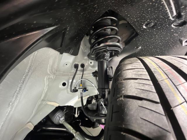 ヴェゼル ｅ：ＨＥＶ　Ｚ　純正９型ナビ　全周囲カメラ　ホンダセンシング　禁煙車　コーナーセンサー　スマートキー　ＬＥＤヘッド　ＥＴＣ　純正１８インチアルミ　パワーバックドア　車線逸脱警報　オートライト　デュアルエアコン（20枚目）