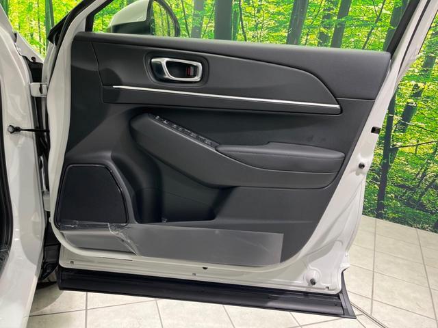 ヴェゼル ｅ：ＨＥＶ　Ｚ　純正９型ナビ　全周囲カメラ　ホンダセンシング　禁煙車　コーナーセンサー　スマートキー　ＬＥＤヘッド　ＥＴＣ　純正１８インチアルミ　パワーバックドア　車線逸脱警報　オートライト　デュアルエアコン（29枚目）