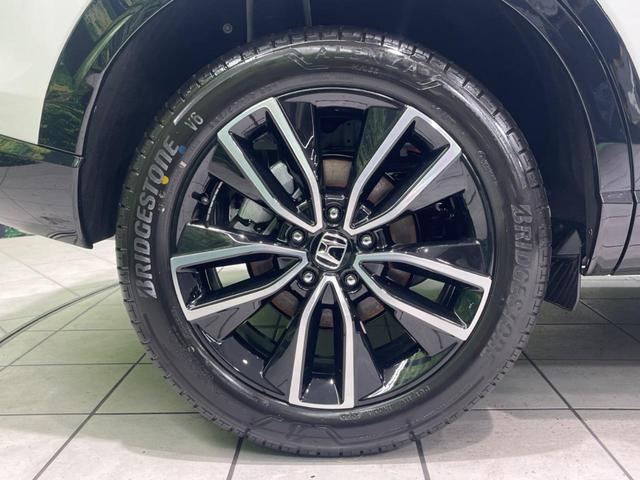 ヴェゼル ｅ：ＨＥＶ　Ｚ　純正９型ナビ　全周囲カメラ　ホンダセンシング　禁煙車　コーナーセンサー　スマートキー　ＬＥＤヘッド　ＥＴＣ　純正１８インチアルミ　パワーバックドア　車線逸脱警報　オートライト　デュアルエアコン（61枚目）