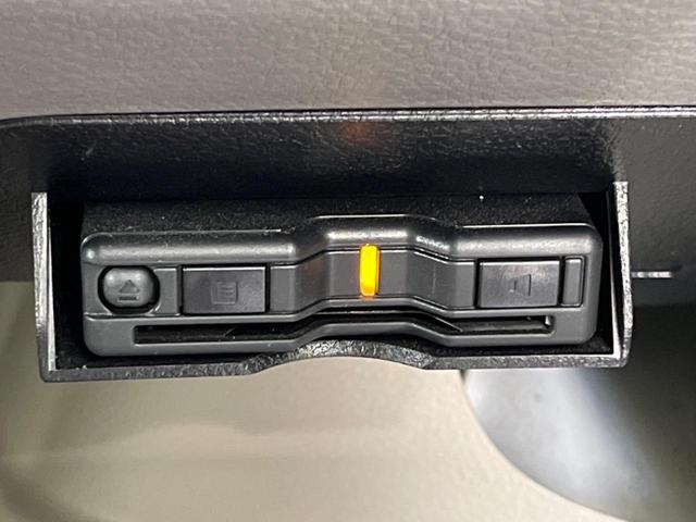 エブリイ ＰＣ　衝突被害軽減システム　禁煙車　ＥＴＣ　純正１２インチアルミ　ヘッドライトレベライザー　オートライト　キーレス　プライバシーガラス　トラクションコントロール　パワーウィンドウ　パワーステアリング（4枚目）