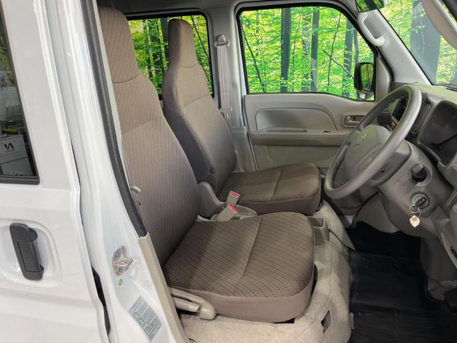 エブリイ ＰＣ　衝突被害軽減システム　禁煙車　ＥＴＣ　純正１２インチアルミ　ヘッドライトレベライザー　オートライト　キーレス　プライバシーガラス　トラクションコントロール　パワーウィンドウ　パワーステアリング（8枚目）