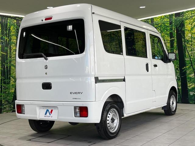 エブリイ ＰＣ　衝突被害軽減システム　禁煙車　ＥＴＣ　純正１２インチアルミ　ヘッドライトレベライザー　オートライト　キーレス　プライバシーガラス　トラクションコントロール　パワーウィンドウ　パワーステアリング（17枚目）