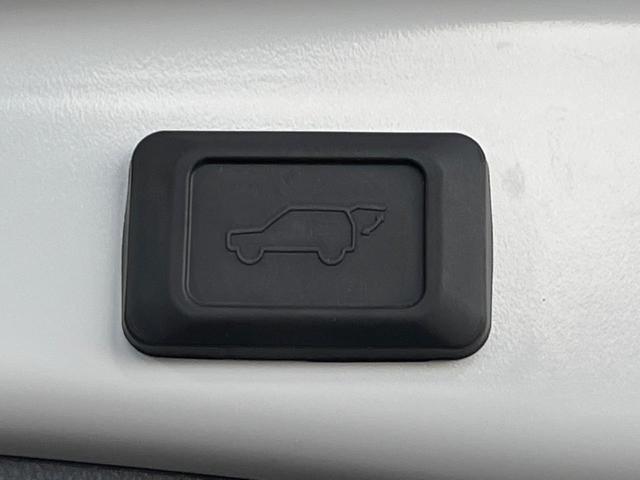 RAV4 G Zパッケージ 10.5型ディスプレイオーディオ 全周囲カメラ 衝突被害軽減システム レーダークルーズ 禁煙車 シートベンチレーション パワーバックドア BSM Bluetooth フルセグ ETC ルーフレール(7枚目)