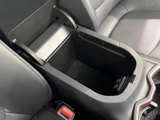 RAV4 G Zパッケージ 10.5型ディスプレイオーディオ 全周囲カメラ 衝突被害軽減システム レーダークルーズ 禁煙車 シートベンチレーション パワーバックドア BSM Bluetooth フルセグ ETC ルーフレール(43枚目)