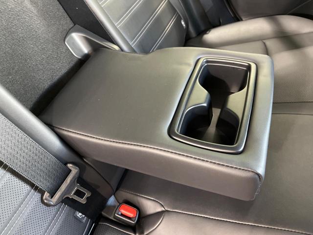 RAV4 G Zパッケージ 10.5型ディスプレイオーディオ 全周囲カメラ 衝突被害軽減システム レーダークルーズ 禁煙車 シートベンチレーション パワーバックドア BSM Bluetooth フルセグ ETC ルーフレール(63枚目)